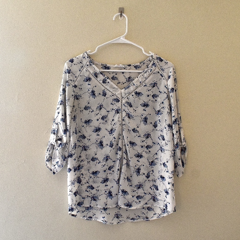3/ $25 S- Sienna Sky Blue and White‎ Blouse